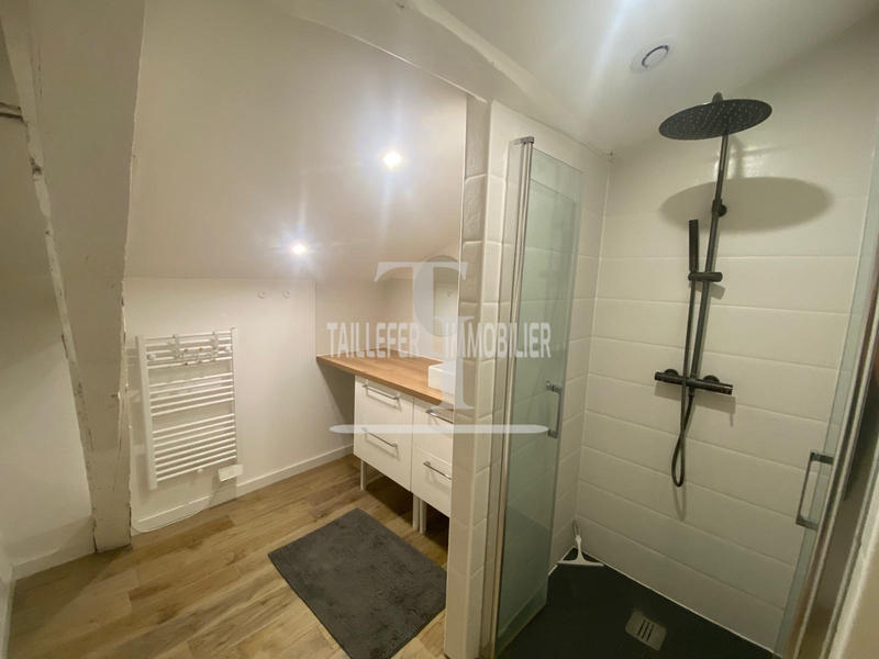 Maison - 298 m² - 9 pièces