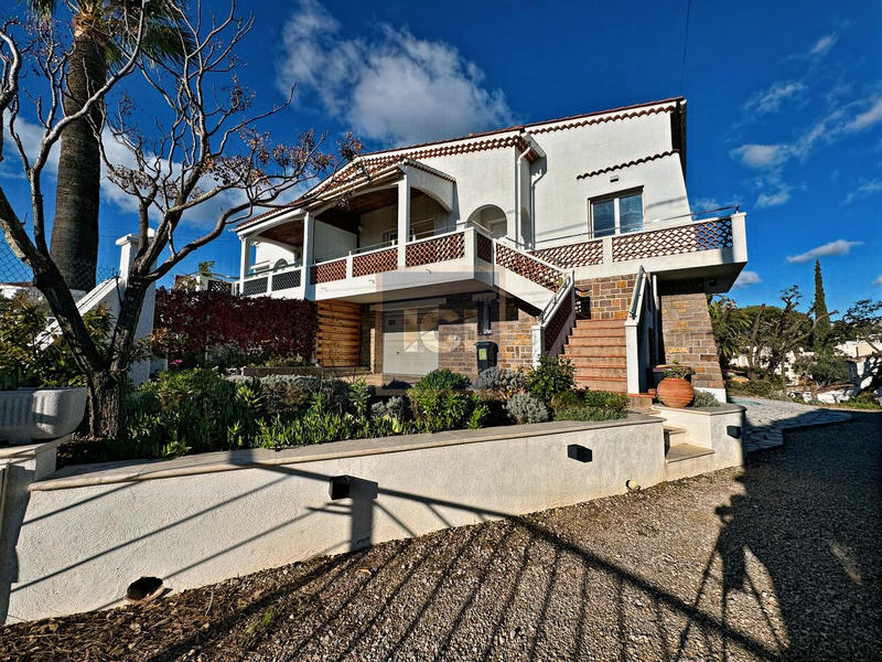 Maison - 167 m² - 7 pièces