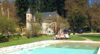 Maison - 299 m² - 15 pièces