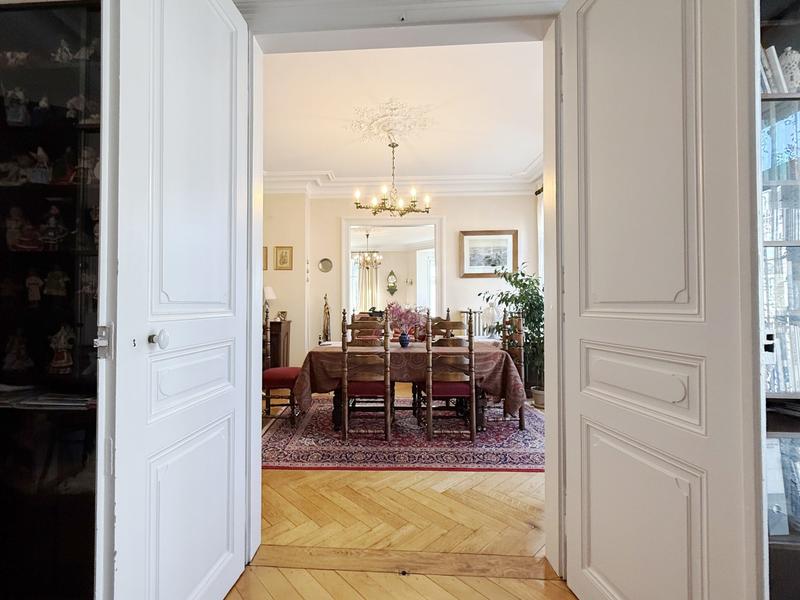 Appartement - 147 m² - 6 pièces