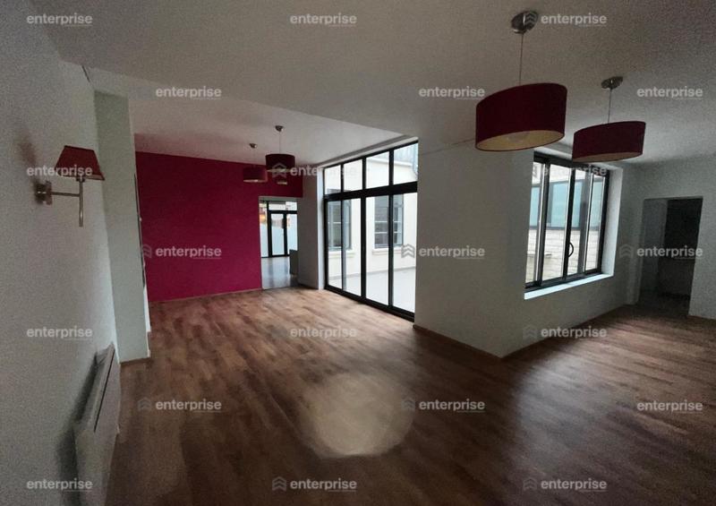Local commercial - 110 m²