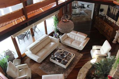 Maison - 359 m² - 10 pièces