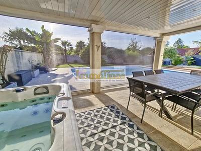 Maison - 166 m² - 6 pièces