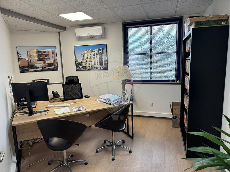 Bureau - 150 m² - 5 pièces