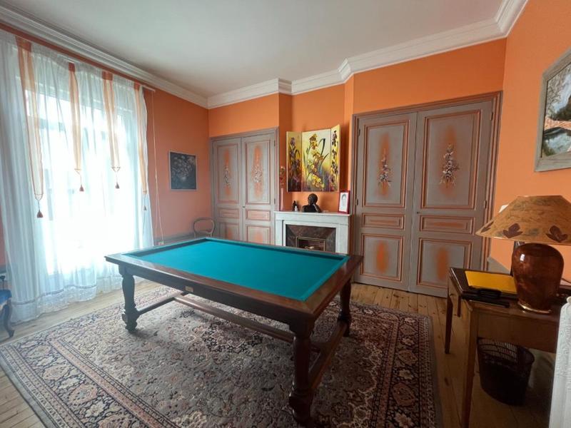 Maison - 263 m² - 10 pièces