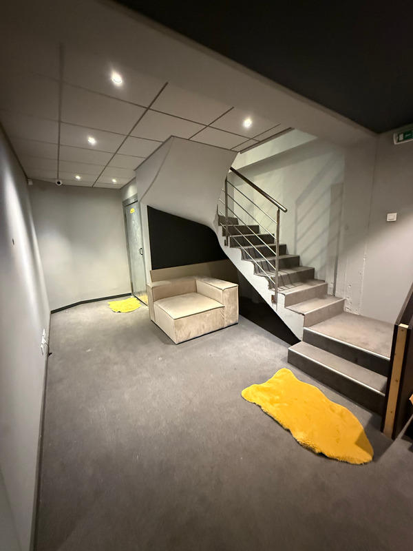 Local commercial - 254 m² - 6 pièces