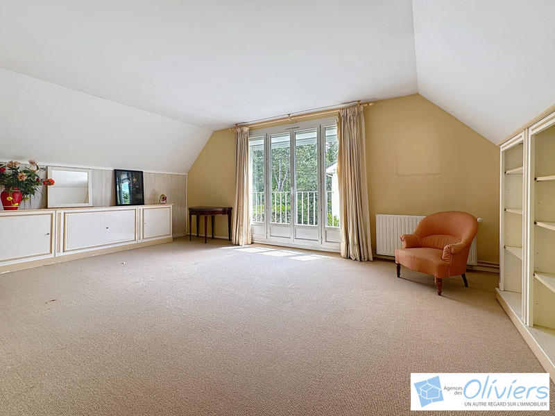 Maison - 181 m² - 8 pièces