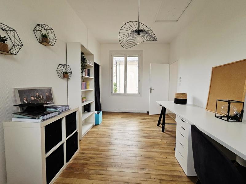 Maison - 251 m² - 10 pièces