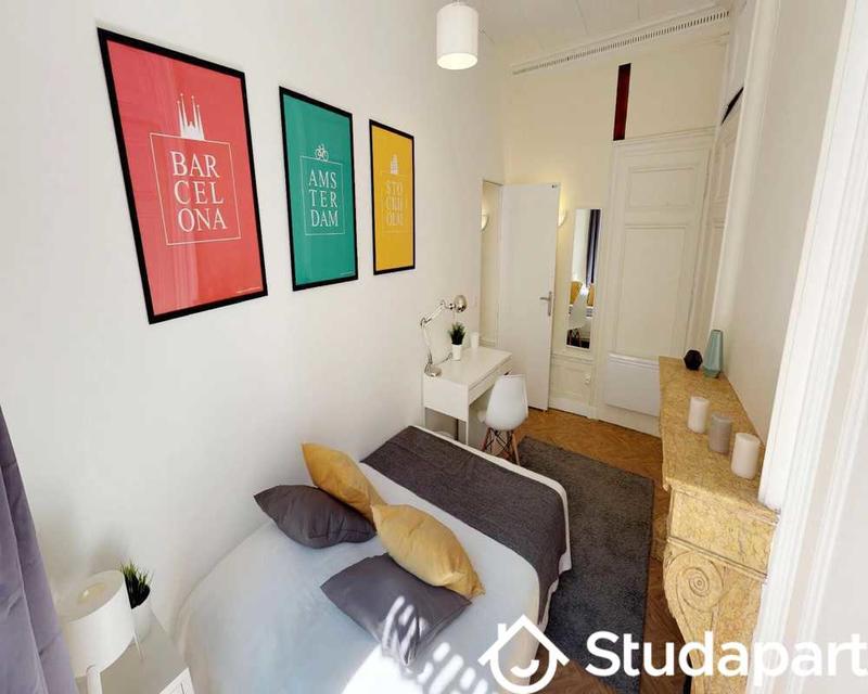 Chambre - 80 m² - 1 pièce