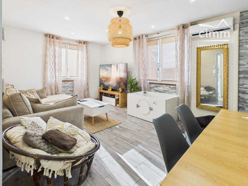 Appartement - 80 m² - 4 pièces