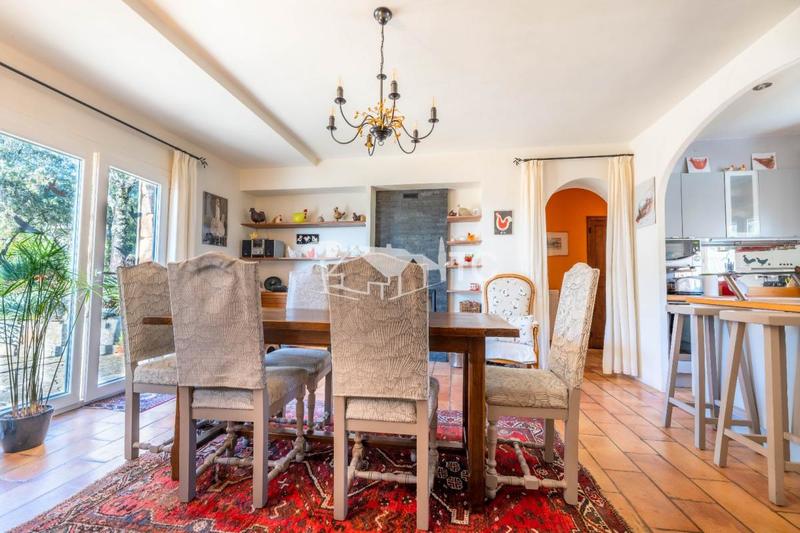 Maison en pierre - 250 m² - 9 pièces