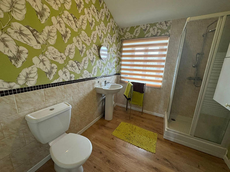 Maison - 220 m² - 7 pièces