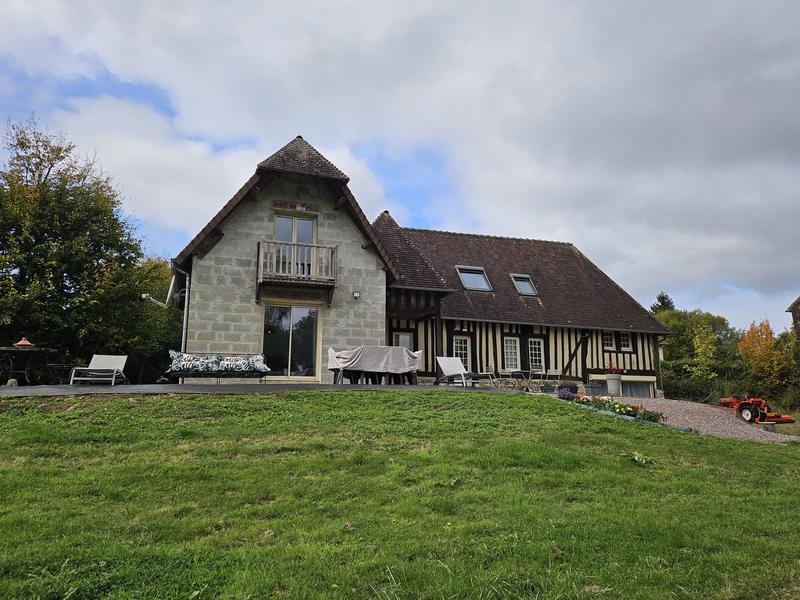 Maison - 143 m² - 9 pièces