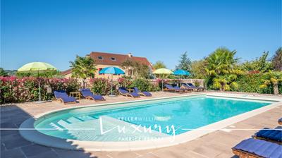 Maison - 431 m² - 17 pièces