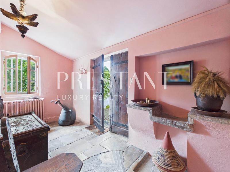 Maison - 285 m² - 7 pièces