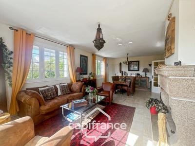 Maison - 166 m² - 7 pièces