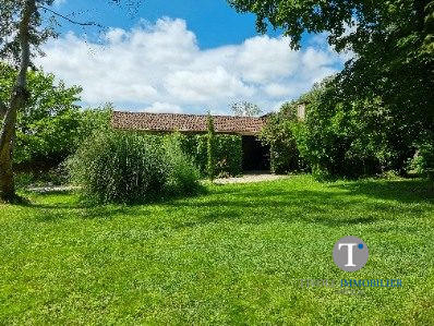 Maison - 431 m² - 9 pièces