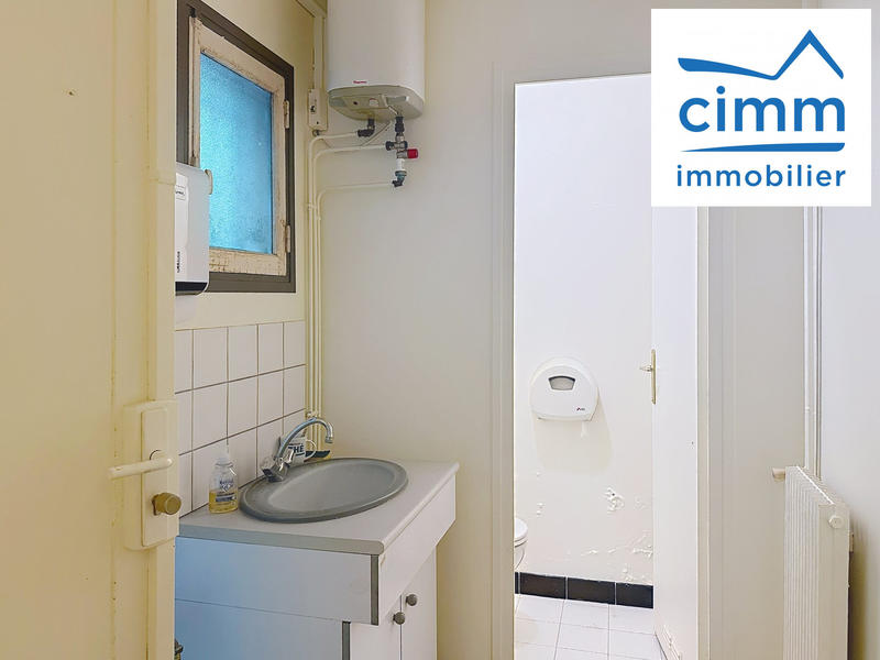 Bureau - 79 m² - 2 pièces