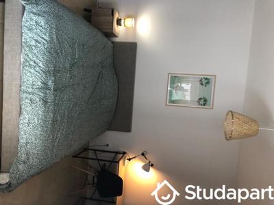 Chambre - 11 m² - 1 pièce