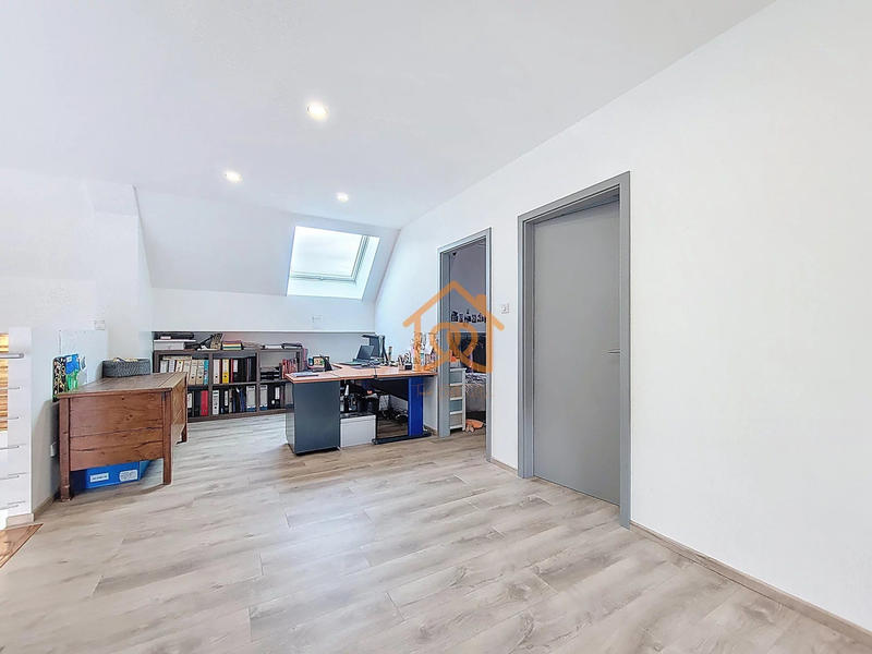 Maison - 251 m² - 10 pièces