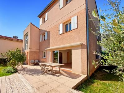 Maison - 168 m² - 8 pièces