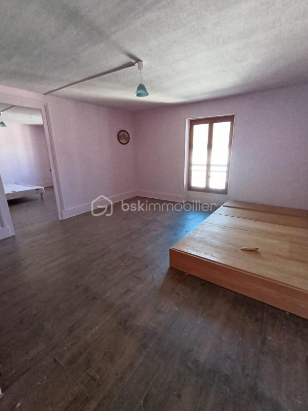 Maison de village - 303 m² - 11 pièces