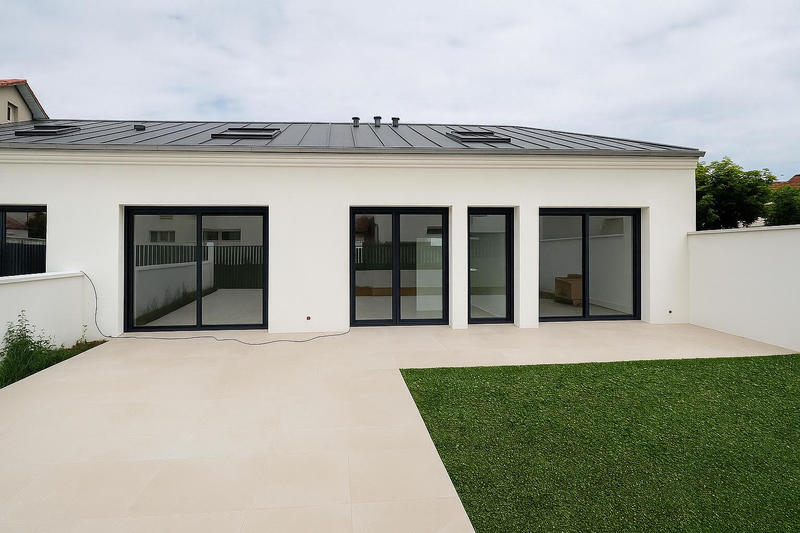 Maison - 92 m² - 4 pièces