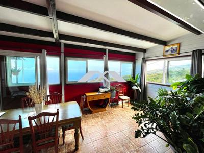 Maison - 208 m² - 9 pièces