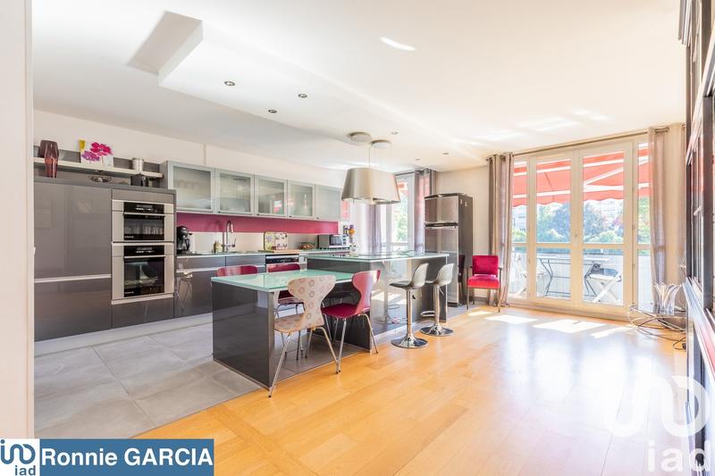 Appartement - 93 m² - 5 pièces