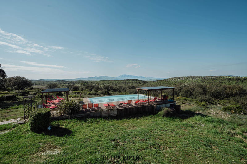 Mas - 1 650 m² - 40 pièces