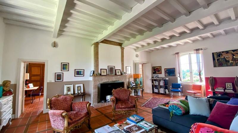 Maison - 560 m² - 13 pièces