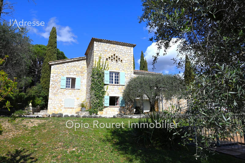 Maison - 231 m² - 7 pièces