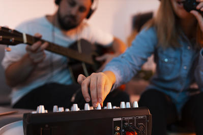 Culture au Barp et les Ateliers de l'Inter'Val : le Tremplin du Val de l'Eyre