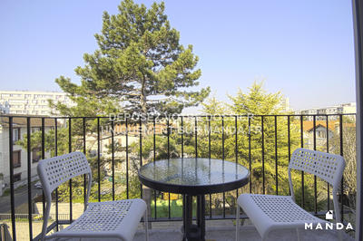 Chambre - 10 m² - 6 pièces