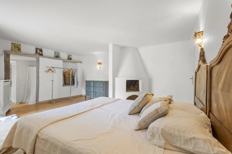 Maison - 451 m² - 15 pièces