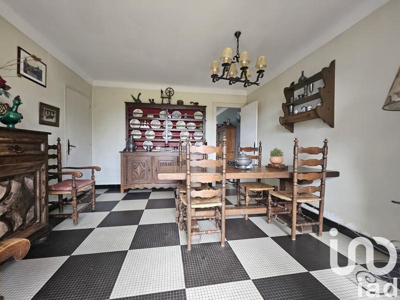 Maison - 207 m² - 6 pièces