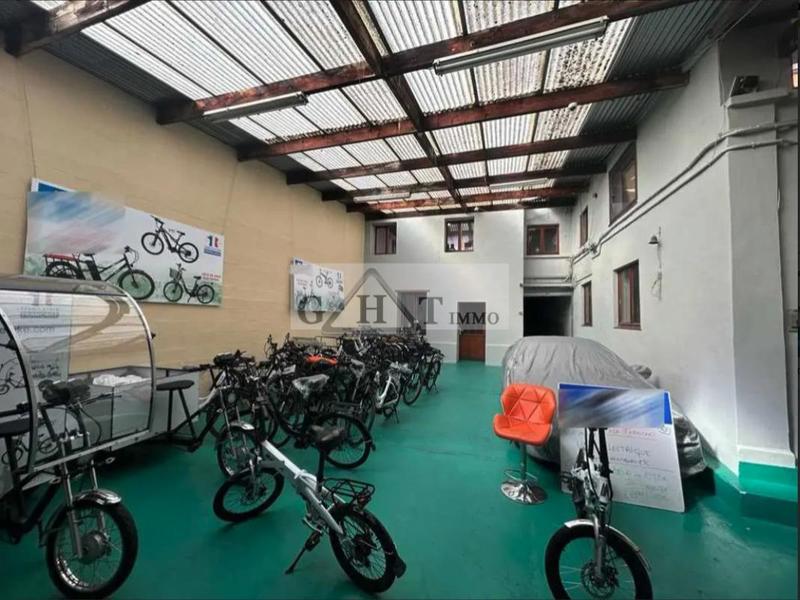 Entrepôt - 1 169 m²