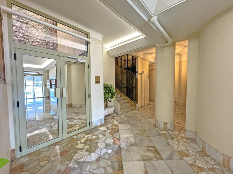 Appartement - 85 m² - 2 pièces