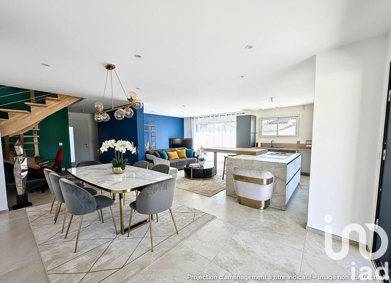 Maison - 138 m² - 5 pièces