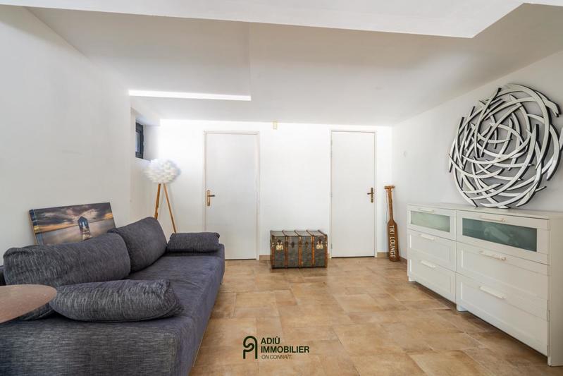 Propriété - 335 m² - 10 pièces
