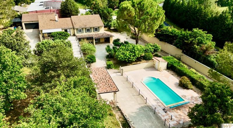 Villa - 217 m² - 8 pièces