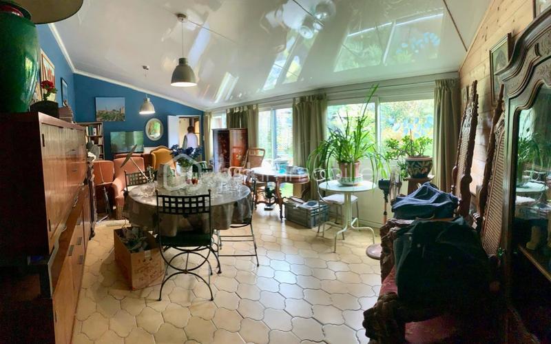 Maison - 636 m² - 7 pièces