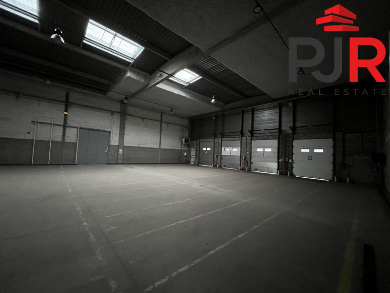 Local d'activités - 1 725 m²