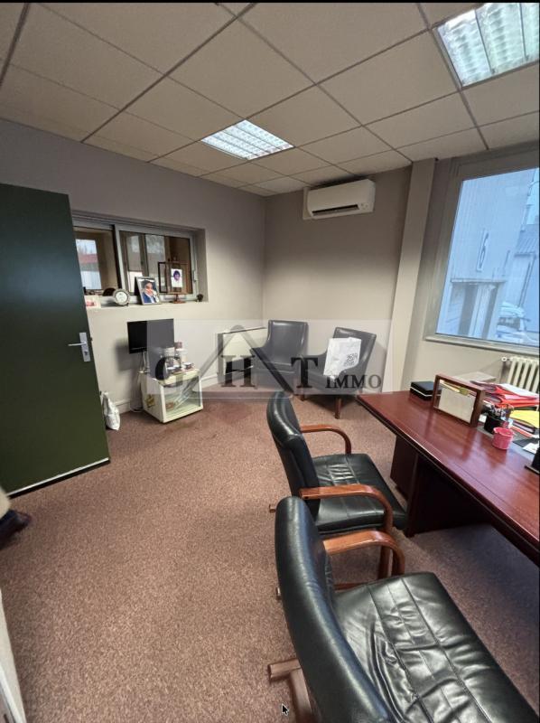 Entrepôt - 3 493 m²