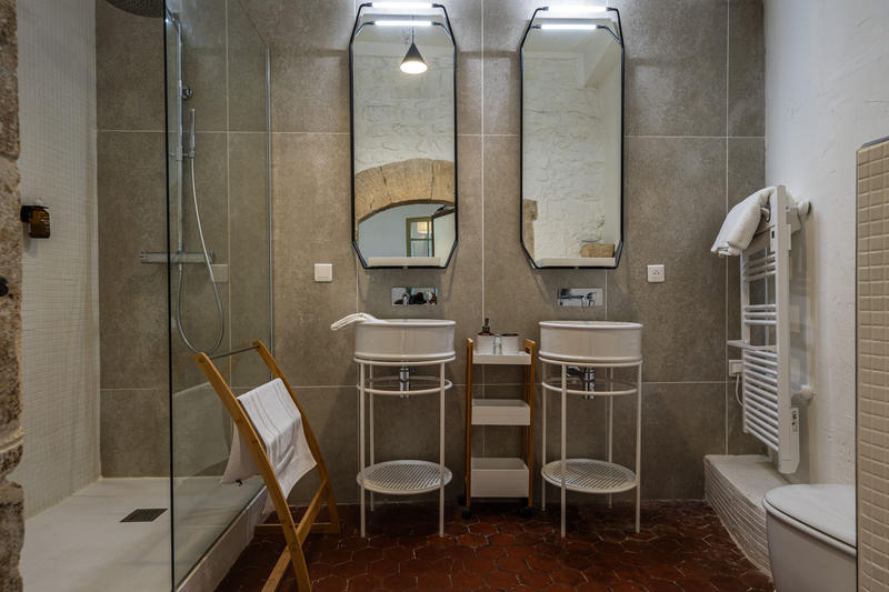 Maison - 450 m² - 12 pièces