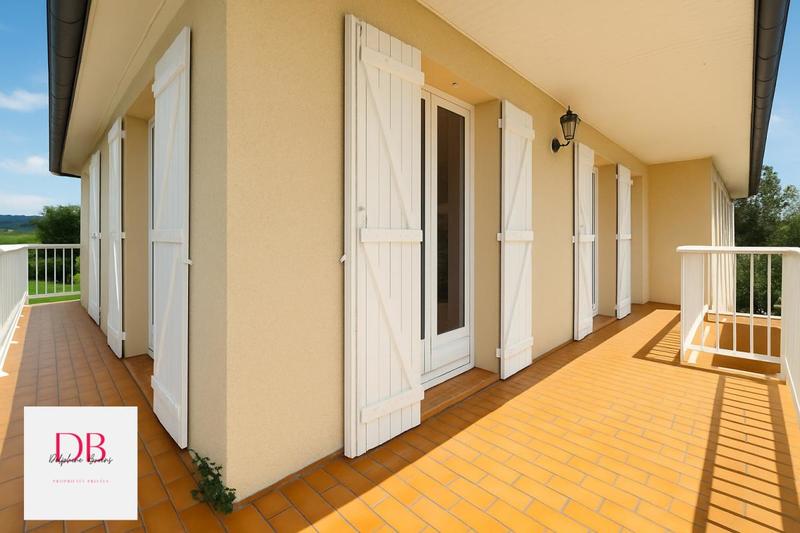 Maison - 92 m² - 5 pièces