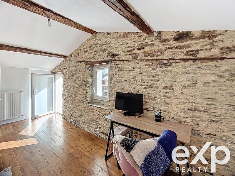 Maison - 209 m² - 9 pièces