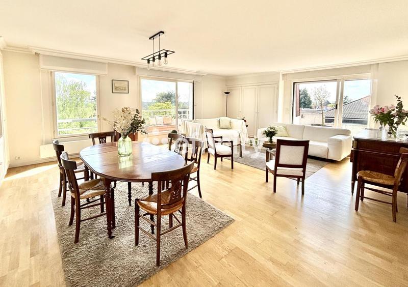 Appartement - 111 m² - 4 pièces