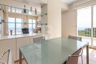 Appartement - 85 m² - 3 pièces