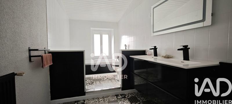 Maison - 245 m² - 8 pièces